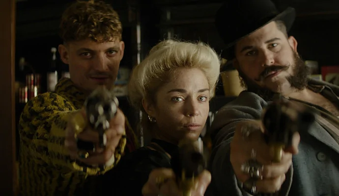 Экшен-триллер «Банды Парижа» выйдет в онлайн-кинотеатре KION