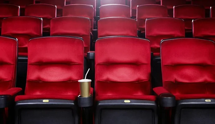 Российские кинотеатры откроются одними из последних заведений в стране