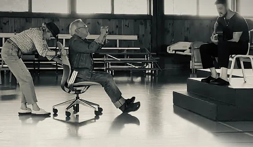 Стивен Спилберг снял свой первый видеоклип — для Маркуса Мамфорда