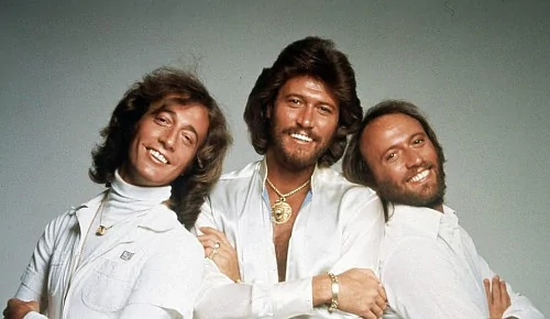 Кеннет Брана снимет байопик о диско-группе Bee Gees