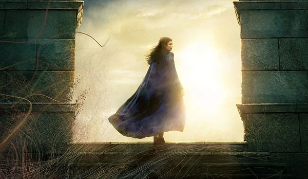 Розамунд Пайк побеждает врагов с помощью магии в трейлере сериала «Колесо времени»