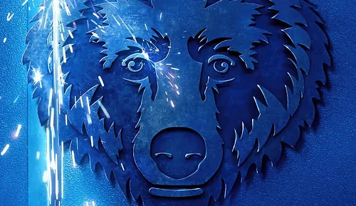 Медведь украсил постер третьего сезона одноимённого сериала