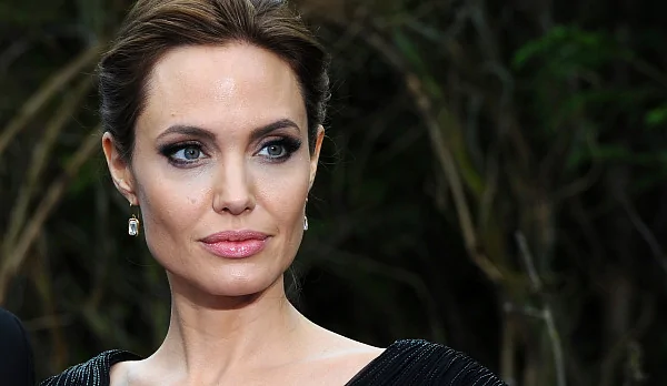 Анджелина Джоли экранизирует роман Алессандро Барикко «Без крови»