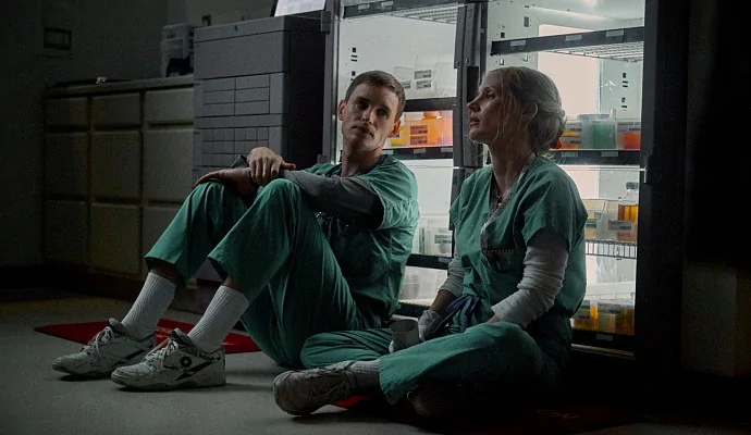 Эдди Редмэйн притворяется хорошим доктором в трейлере фильма «Добрый медбрат»