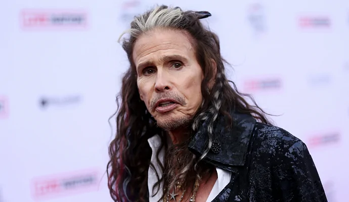 Стивена Тайлера из Aerosmith обвинили в насилии над несовершеннолетней