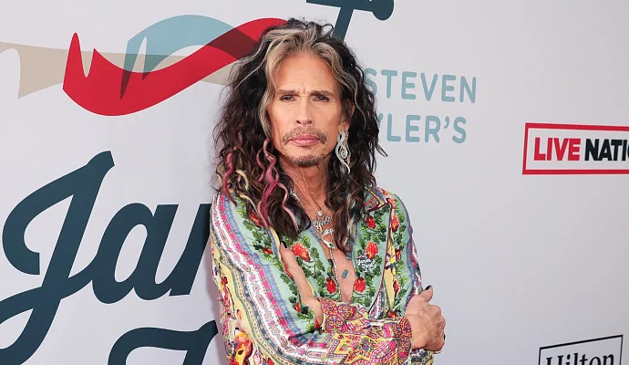 Лидер Aerosmith Стивен Тайлер ответил на обвинения в сексуализированном насилии