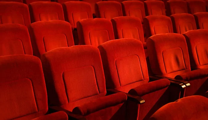 В России готовятся к повторному закрытию кинотеатров