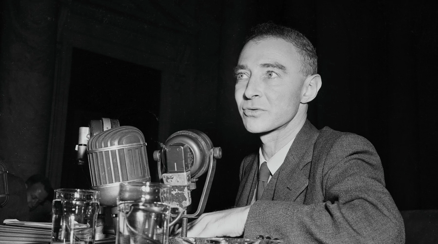 Robert Oppenheimer 1945. Биография физика оппенгеймера