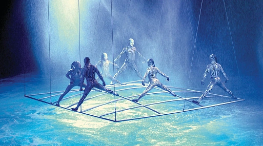 Ридли Скотт и Cirque du Soleil готовят фильм по водному шоу «О»