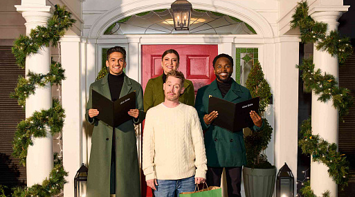 Маколей Калкин снова остался один дома