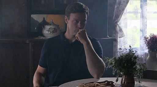 Смотрим трейлер семейной комедии «Родительский дом»