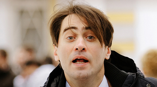 Дмитрий Чеботарёв и Ольга Лерман на постерах фильма «Мужу привет»