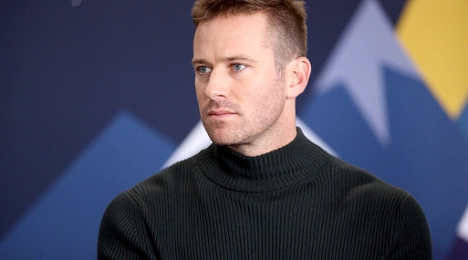 Девушка, первая обвинившая Арми Хаммера, недовольна доксериалом «Дом Хаммеров»