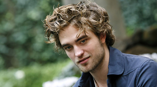 «Микки 17» с Робертом Паттинсоном перенесли на целый год