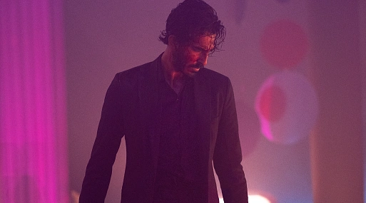 Дев Патель в новом трейлере боевика «Манкимэн»