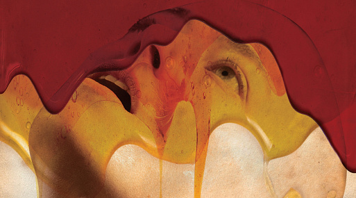 Эмма Стоун в меду на первом постере «Бугонии» Йоргоса Лантимоса