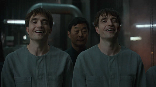 Роберта Паттинсона клонируют в трейлере сай-фая «Микки 17»