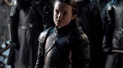 Слух: Белла Рэмзи сыграет Жанну д’Арк у База Лурмана