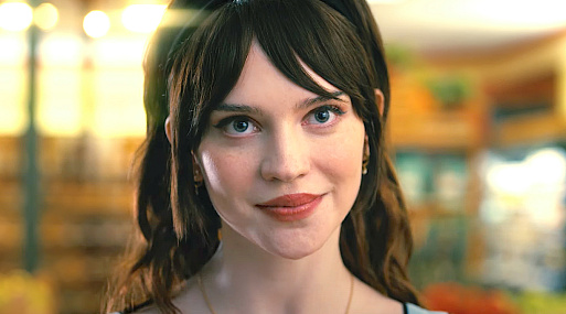 Смотрим трейлер «Компаньона» от создателей «Варвара»