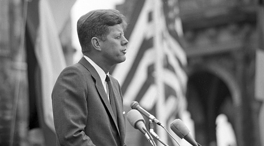 Netflix запускает в разработку байопик про Джона Кеннеди