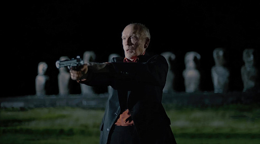 Джон Малкович и Сэм Рокуэлл в трейлере чёрной комедии «Дикая лошадь» Мартина МакДоны