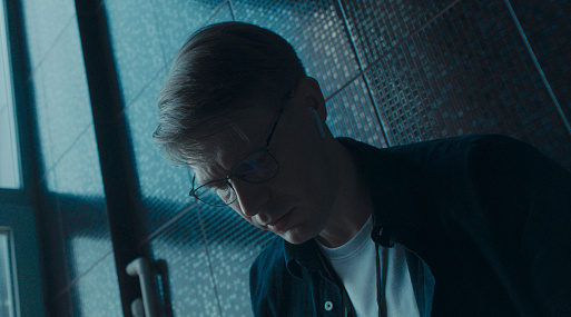 Okko покажет многосерийный детективный триллер Кирилла Плетнёва «Оффлайн»