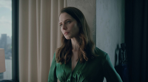 Семейный конфликт на фоне большого города на постере драмы «Мой сын»