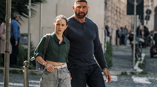 Дэйв Батиста снова становится нянькой в комедии «Мой шпион 2»