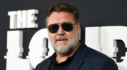 Рассел Кроу на красочном постере триллера Bear Country