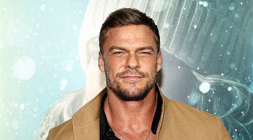 Алан Ричсон ведёт переговоры о роли в новой киновселенной DC