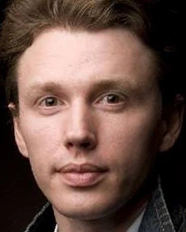 Роман Артемьев