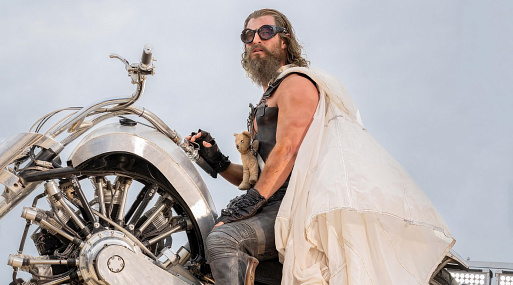 Крис Хемсворт на новом кадре боевика «Фуриоса»