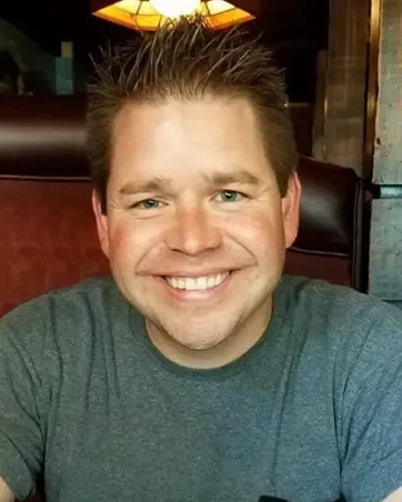 Кристиан Казинс