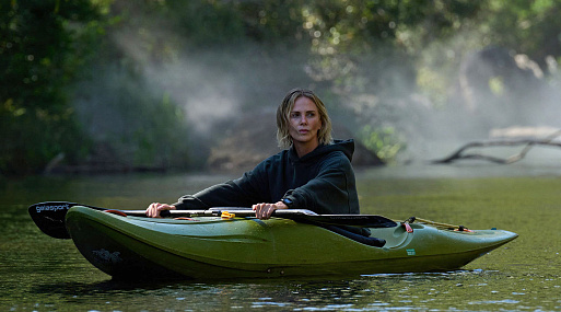 Шарлиз Терон и Тэрон Эджертон в новом в трейлере боевика «Вершина»