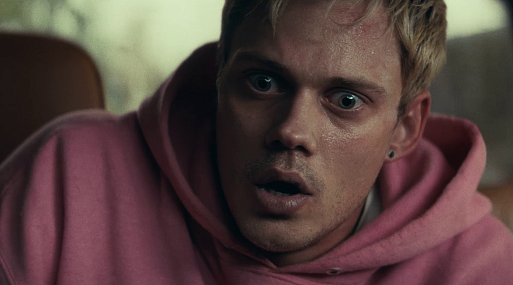 Билл Скарсгард и Энтони Хопкинс в дублированном трейлере триллера «Западня»