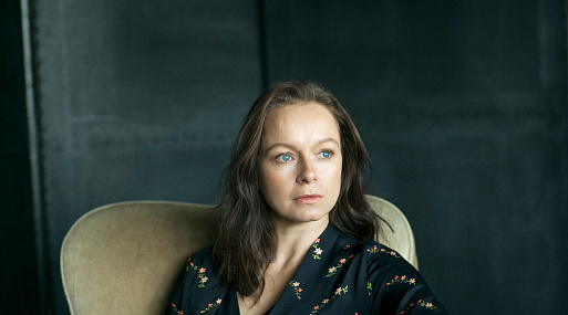 Саманта Мортон сыграет преподобную в сериале «Сожжённые девочки»