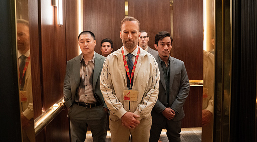 Шерон Стоун не даёт покоя Бобу Оденкёрку в новом ролике боевика «Никто 2»