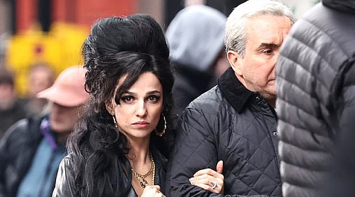 Поклонники недовольны кастингом Марисы Абелы на роль Эми Уайнхаус