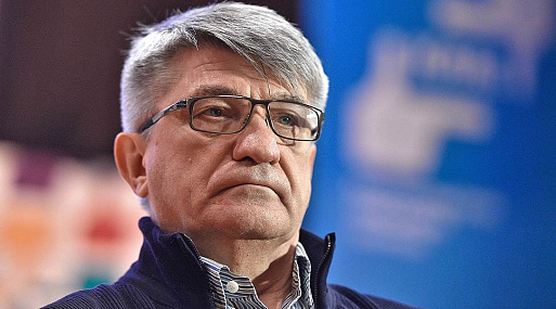 Александр Сокуров заявил, что прокатные удостоверения следует отменить