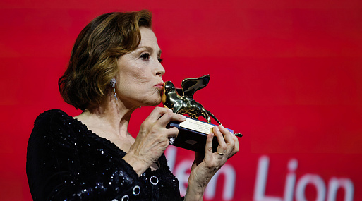 Сигурни Уивер получила «Золотого льва» на Венецианском кинофестивале