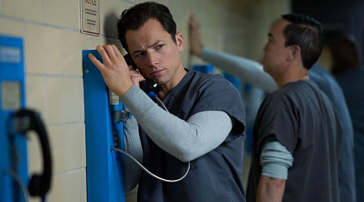 Тэрон Эджертон примерил форму заключённого на кадрах из сериала Apple