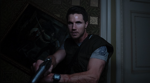 Первый симптом — кровь из глаз. В прокате «Обитель зла: Раккун-Сити»