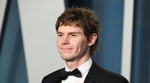 Эштон Кутчер и Эван Питерс сыграют в новом сериале Райана Мёрфи