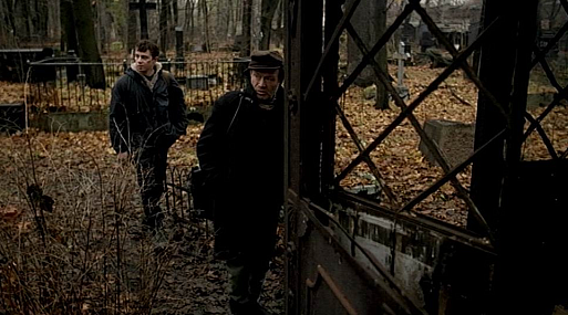 Петербургские студентки пытаются спасти от разрушения «беседку» из фильма «Брат»