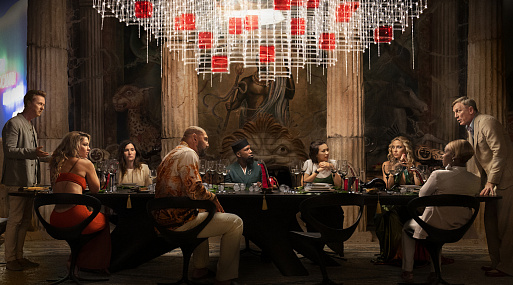 Эдвард Нортон спорит с Дэниэлом Крэйгом на новом кадре из сиквела «Достать ножи»