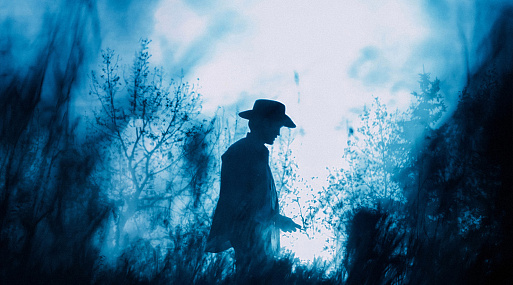 Огонь и холод новых постеров триллера «Умри, моя любовь»