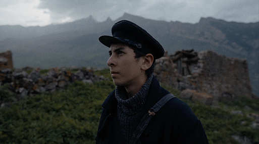 Зита Лацоева и Максим Караев в трейлере «Семь чёрных бумаг»