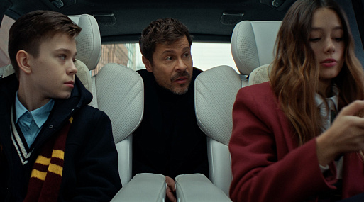 Павел Деревянко становится «Семьянином» в трейлере новой семейной комедии