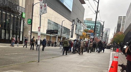 Массовка сиквела «Социальной сети» штурмует Капитолий: Аарон Соркин воссоздаёт события 6 января 2021