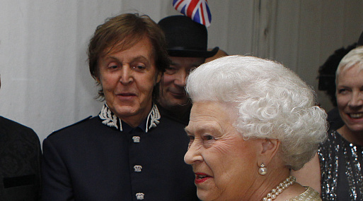 Елизавета II пропустила концерт Пола МакКартни, чтобы посмотреть «Твин Пикс»